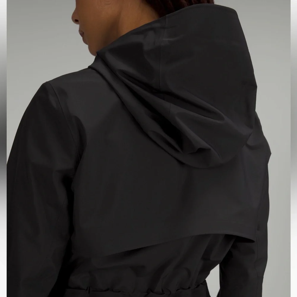 New with Tags — Lululemon - Rain Rebel Insulated Jacket- Size 4 - Black - Picture 9 of 10